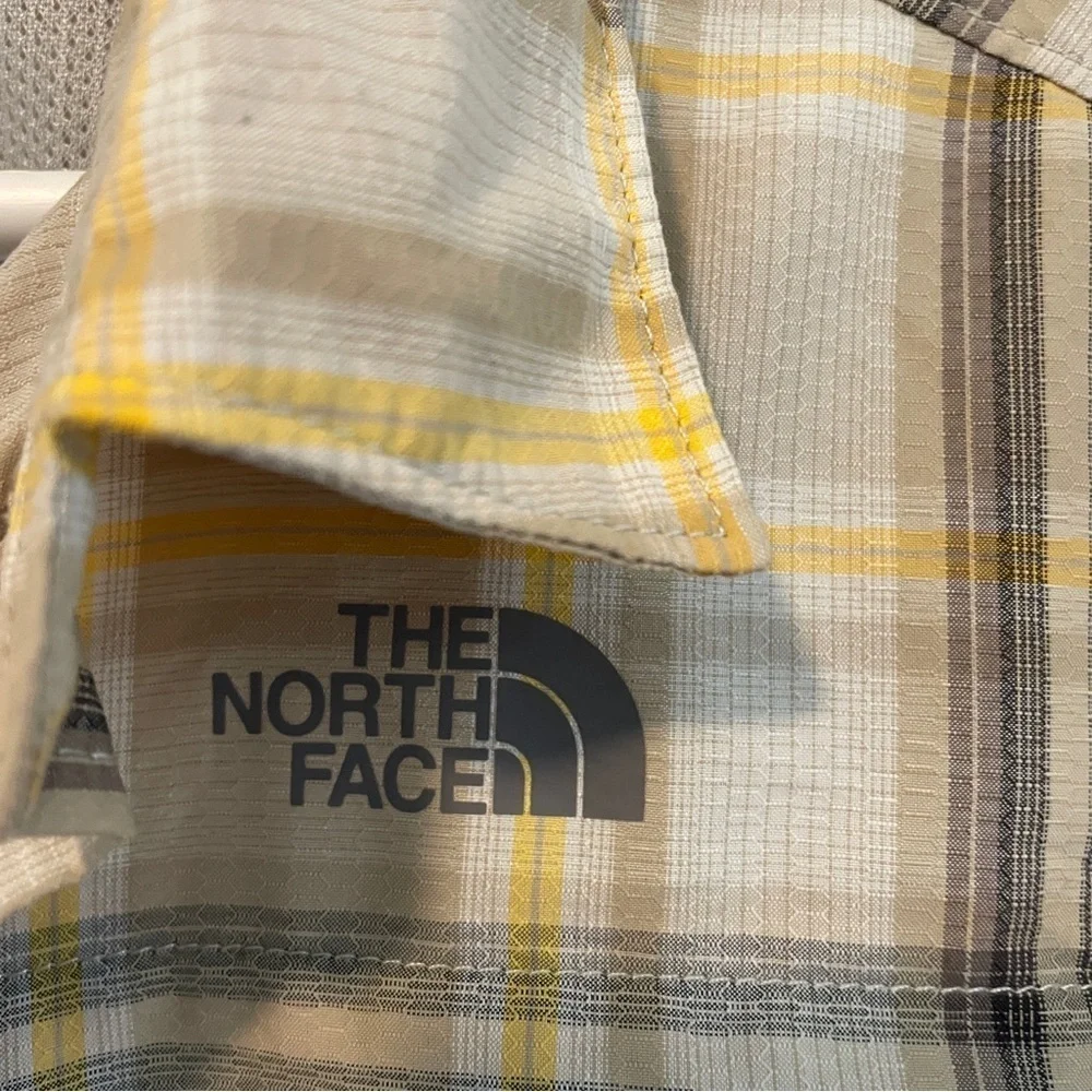 The North Face Men Plaid Short Sleeve Shirt M Vented Performance Outdoor Hiking